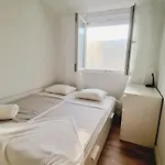 Neva 아파트