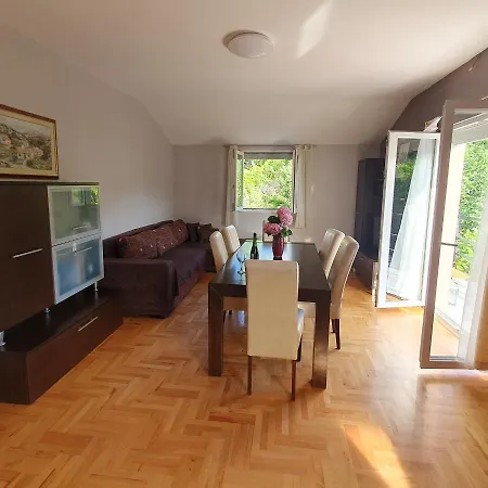 Apartment Neva Sinj